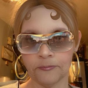 Meet your Posher, Deb